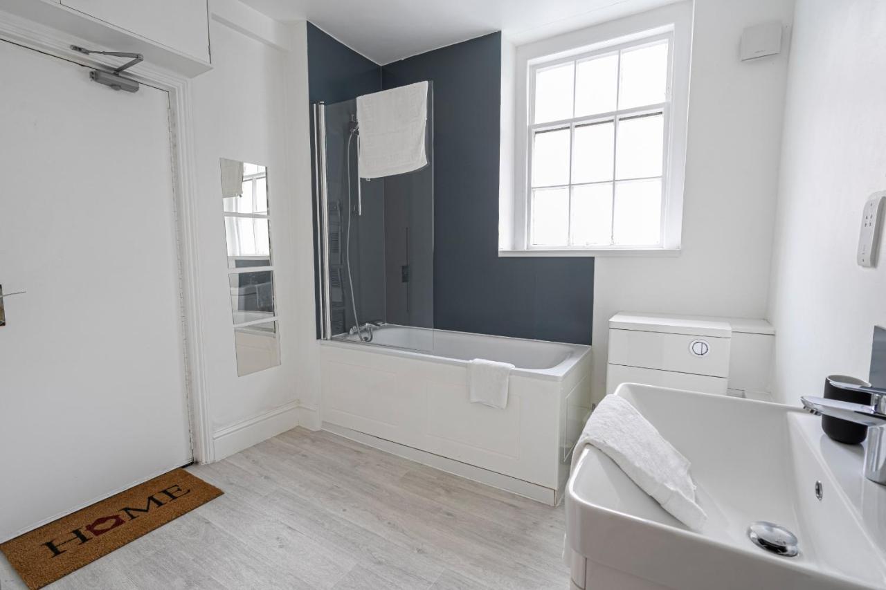 Beautiful 3 Bedroom Apartment Near Marble Arch And Oxford Street London Eksteriør billede